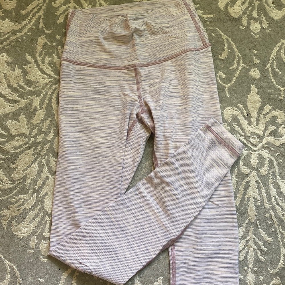 LULULEMON PERFECT CONDITION NEVER USED